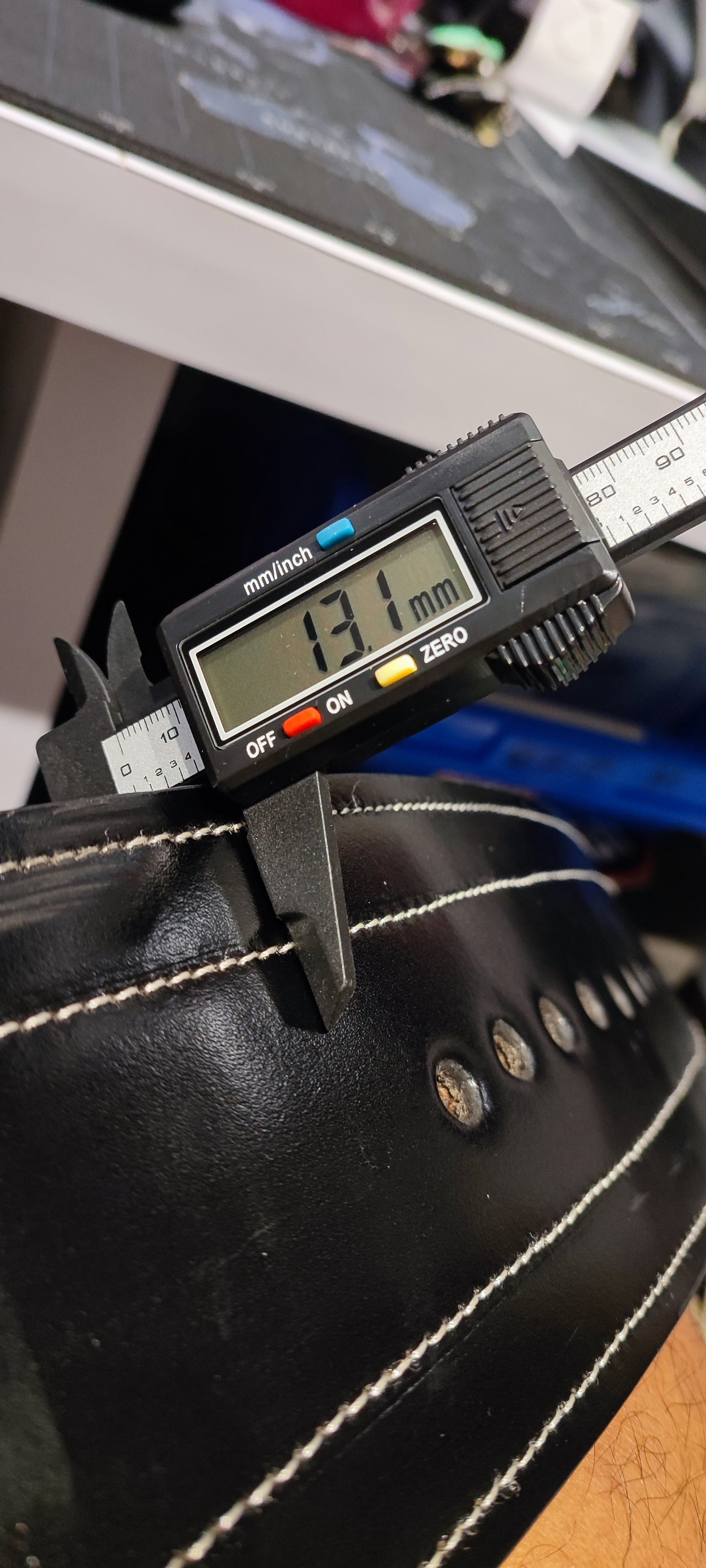 ADJUSTABLE 13MM POWERLIFTING LEVER BELT